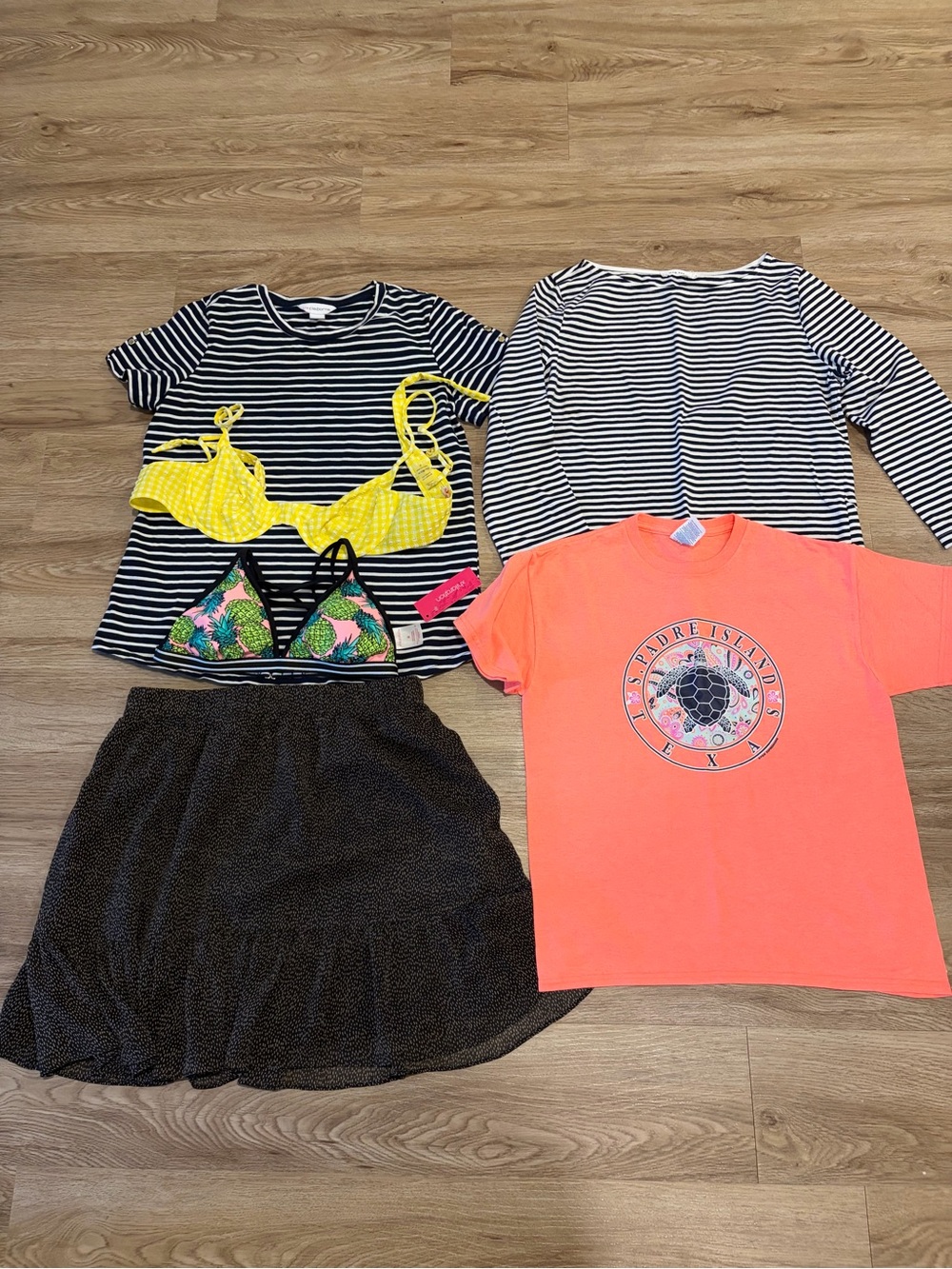 Bundle of clothes size M t-shirts short bikini top